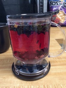 Perfect Tea Maker with Sakura Allure Green Tea